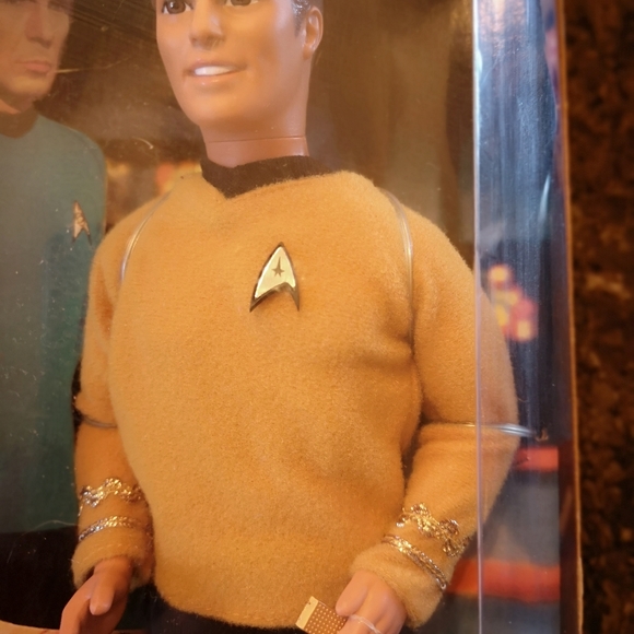 Star Trek Barbie and Ken giftset - Picture 4 of 8